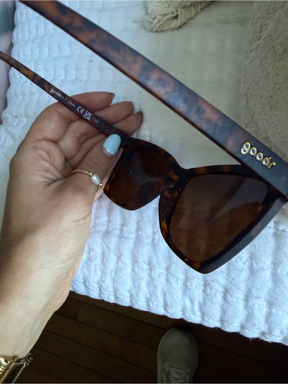 sunglasses - Picture 2 of 5